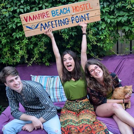 Vampire Beach Hostel Vama Veche Exterior photo