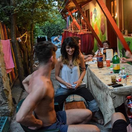 Vampire Beach Hostel Vama Veche Exterior photo