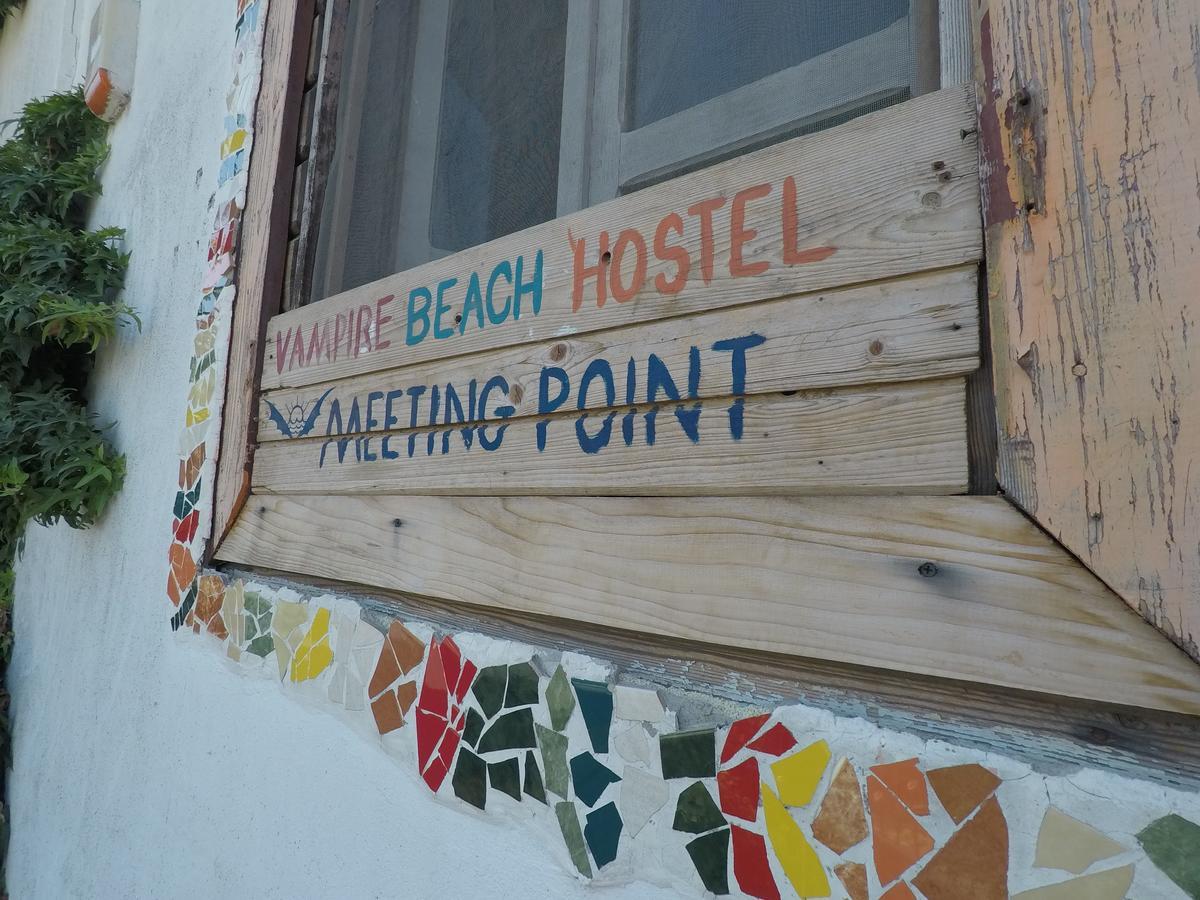 Vampire Beach Hostel Vama Veche Exterior photo